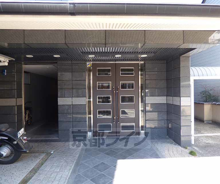 べラジオ堀川今出川のエントランス