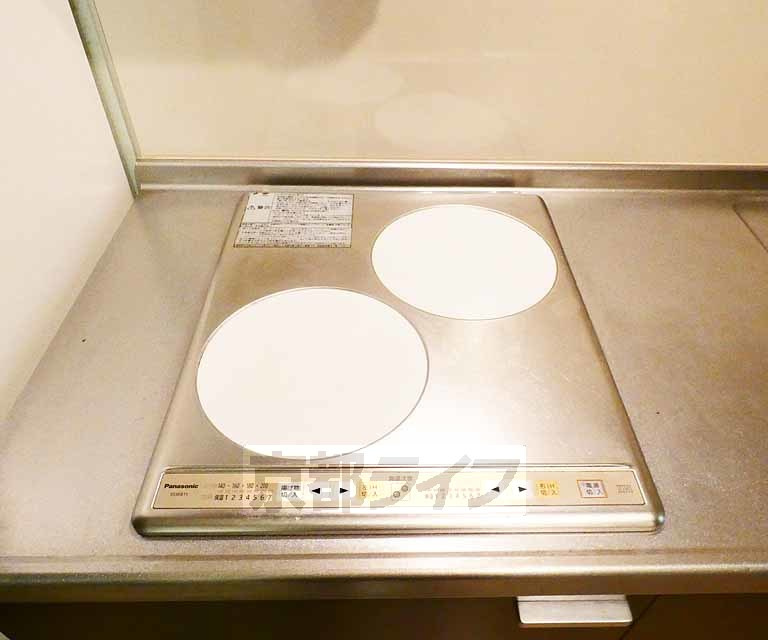 ドルフソレイユ鞍馬口のキッチン|2口IHコンロ