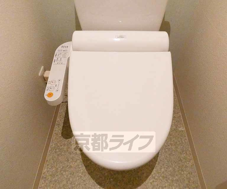 ドルフソレイユ鞍馬口のトイレ|落ち着いた色調のトイレです