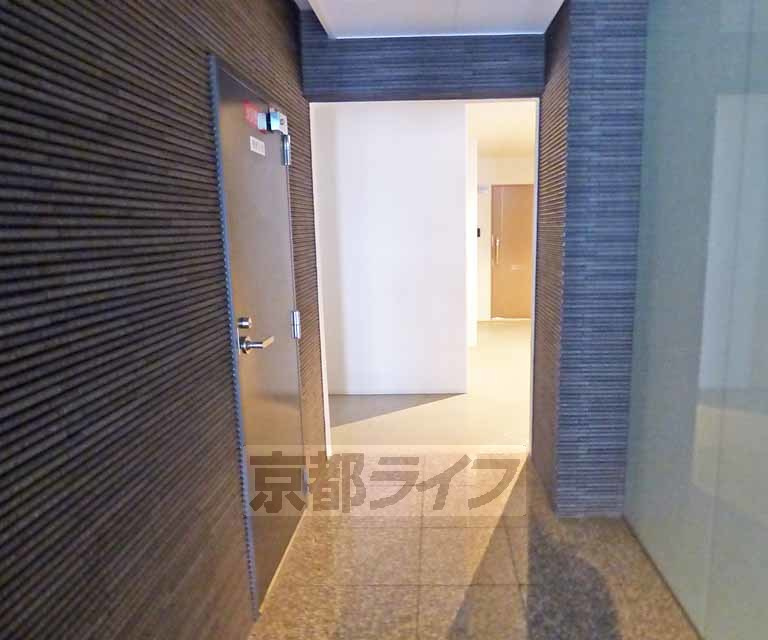 ドルフソレイユ鞍馬口のロビー|清潔なロビーです