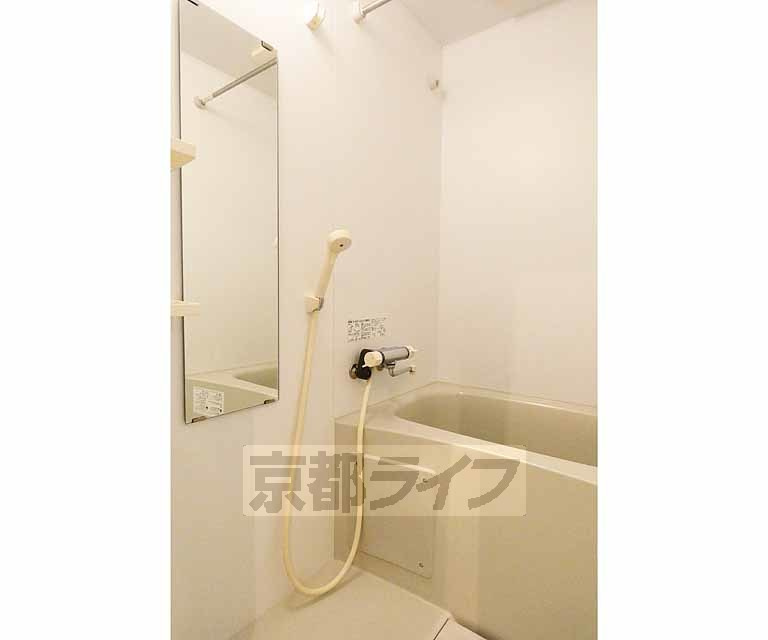 ドルフソレイユ鞍馬口の浴室|お風呂です