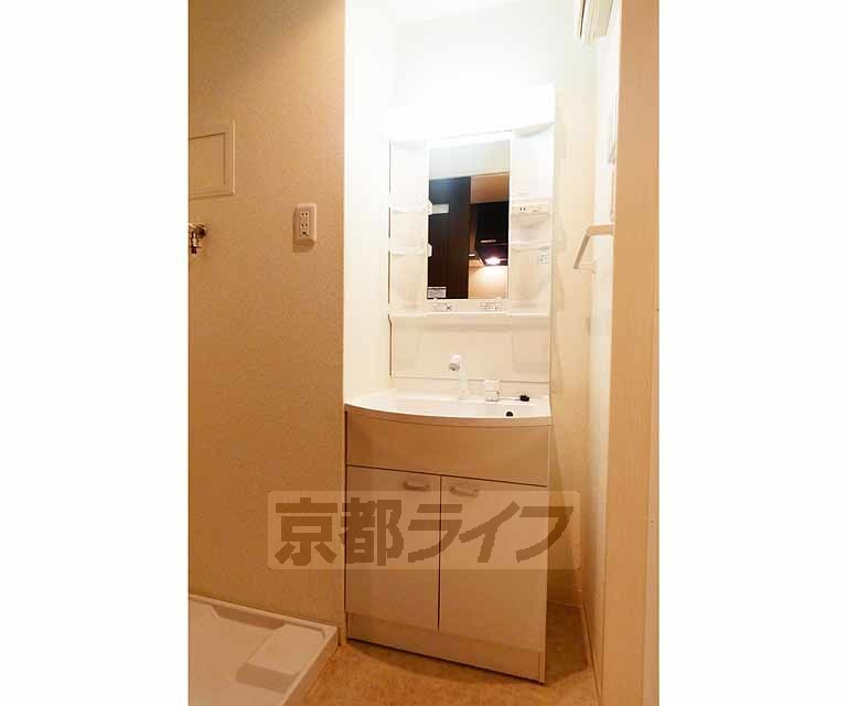 ドルフソレイユ鞍馬口の独立洗面台|独立洗面化粧台付き