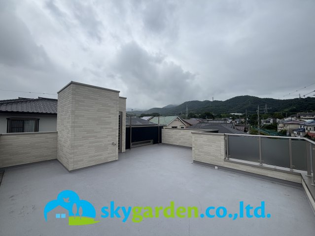 秦野市曽屋　未入居戸建　全1棟1号棟のバルコニー