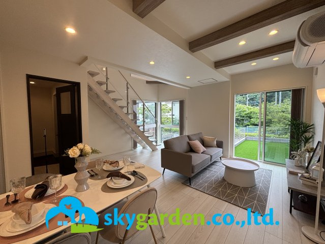 秦野市曽屋　未入居戸建　全1棟1号棟の居間・リビング