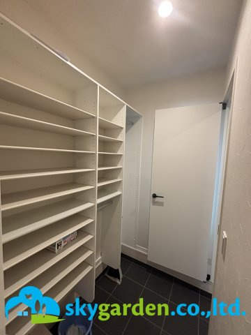 秦野市曽屋　未入居戸建　全1棟1号棟の玄関