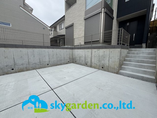 秦野市曽屋　未入居戸建　全1棟1号棟の駐車場