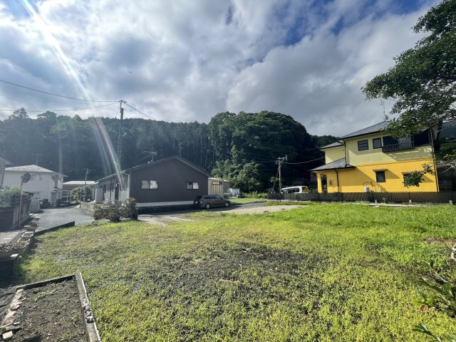 二丈深江９丁目 土地の外観|敷地の奥から撮った写真です。