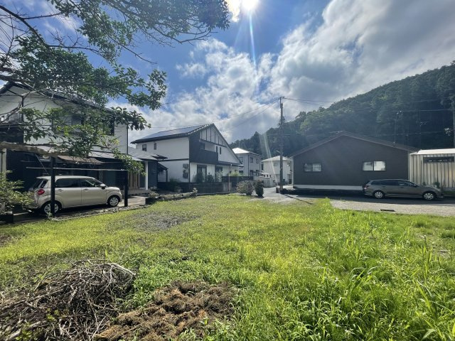 二丈深江９丁目 土地の前面道路含む現地写真|敷地の奥から撮った写真です。