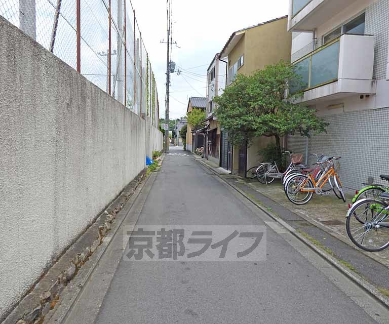 ファミーユそまの周辺