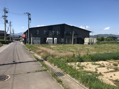 【前面道路含む現地写真】 | サンプレイス中込 | 北東方面の様子