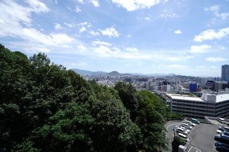 【展望】 | 【四季を感じる】
四季の移ろい・爽やかな青空や風を感じられ
自然を愉しめるパノラマビュー。
毎日の暮らしに余裕を感じさせてくれる、
遮る物の無い開放的な眺望を是非、ご堪能ください。