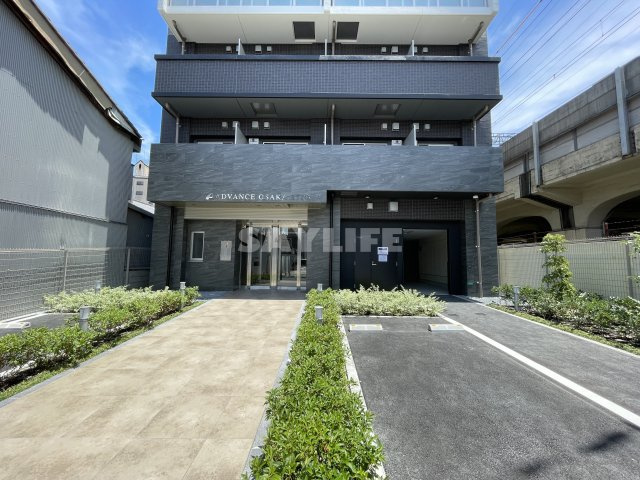 アドバンス大阪ストーリアのエントランス