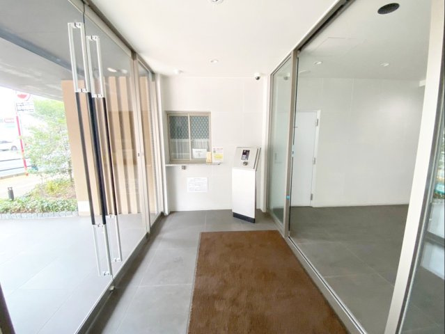 サヴォイ箱崎セントリシティのエントランス|管理人室もあります！