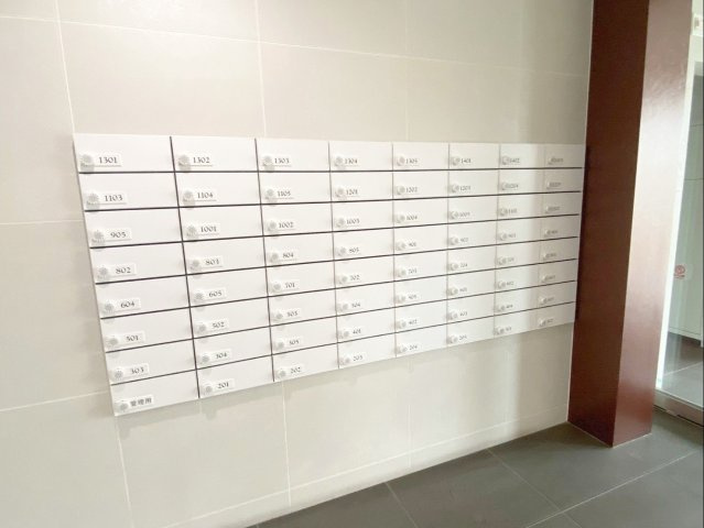 サヴォイ箱崎セントリシティのエントランス|ダイヤル式の郵便受けです！