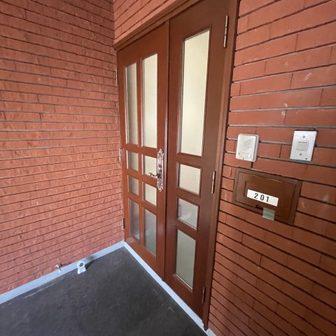 健康マンション2号棟のエントランス