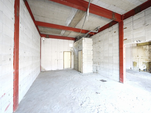 リバーサイド100の内装