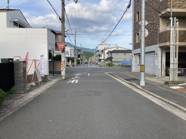 上賀茂蝉ケ垣内町32-2の前面道路含む現地写真