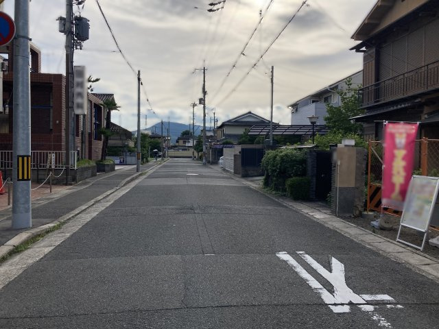 上賀茂蝉ケ垣内町32-2の前面道路含む現地写真