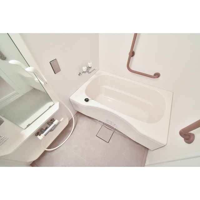 プロビデンス花畑の浴室|日々の疲れを癒すお風呂付です