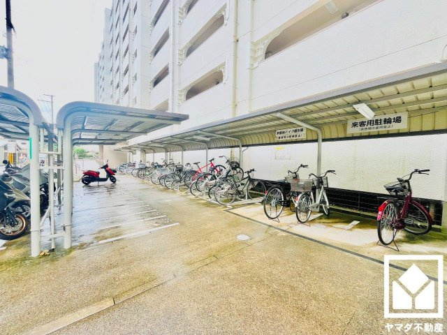 九条住宅B棟の駐輪場