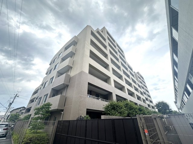 上杉ソルステージュウエストの外観