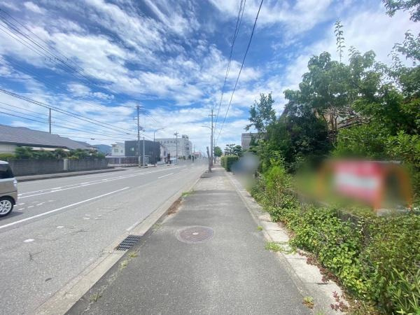 海南市大野中　土地の前面道路含む現地写真