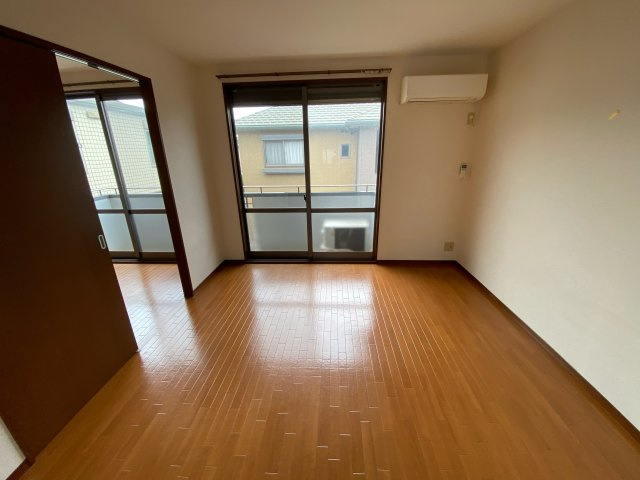 エコーズユタカ A棟の寝室