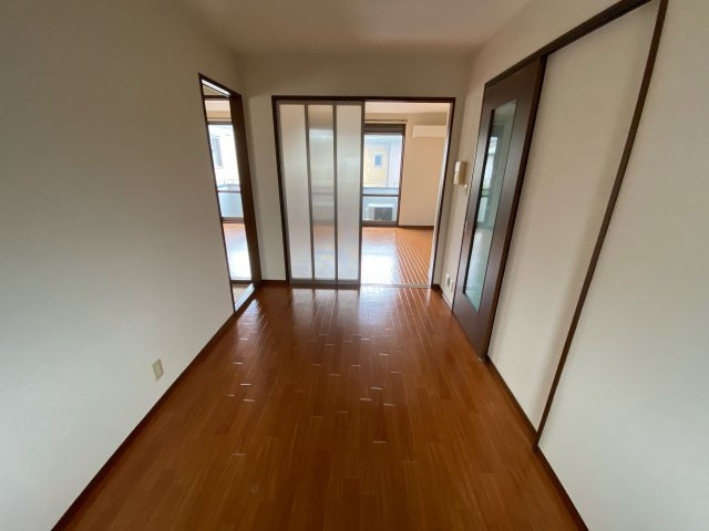 エコーズユタカ A棟の居間・リビング