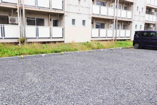 【駐車場】 | ビレッジハウス高屋2号棟 | 駐車場に車を止められます