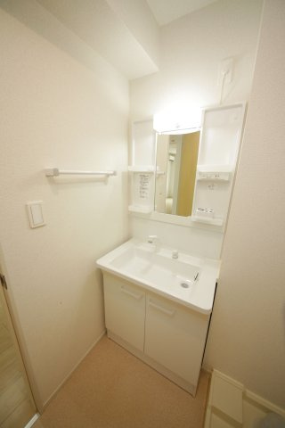 ニシルラッキーキャットの独立洗面台