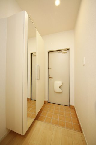 ニシルラッキーキャットの玄関