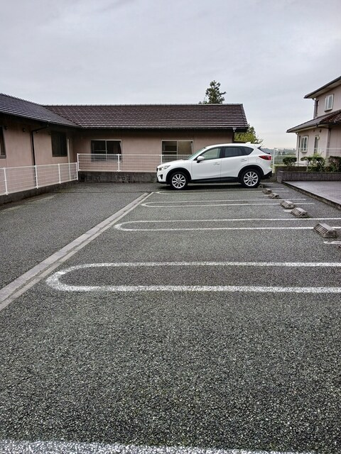 ロイヤルシャトーの駐車場|駐車場です