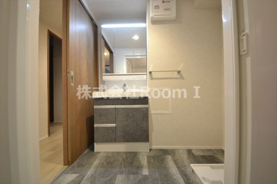 【洗面所】 | レジディア西天満（旧リヴァージュ西天満） | コンパクトで使いやすい洗面所