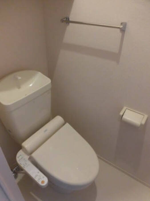 メゾン・マルテ A棟のトイレ|清潔感のあるトイレです