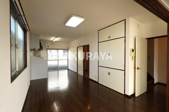 メゾンドソアの居間・リビング|2024年11月撮影。