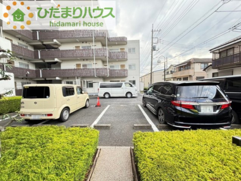 ミューアダマスグランテの駐車場