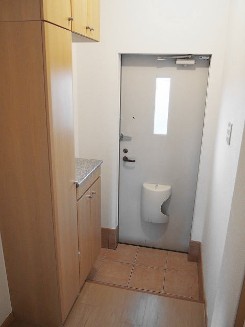 グランデカメリア山の手Ⅵの玄関