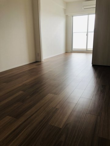 【居間・リビング】スワンズ京都東寺ガーデン