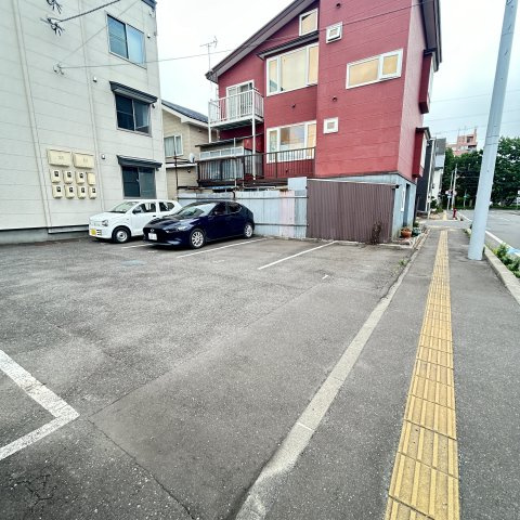 Little Gardenの駐車場