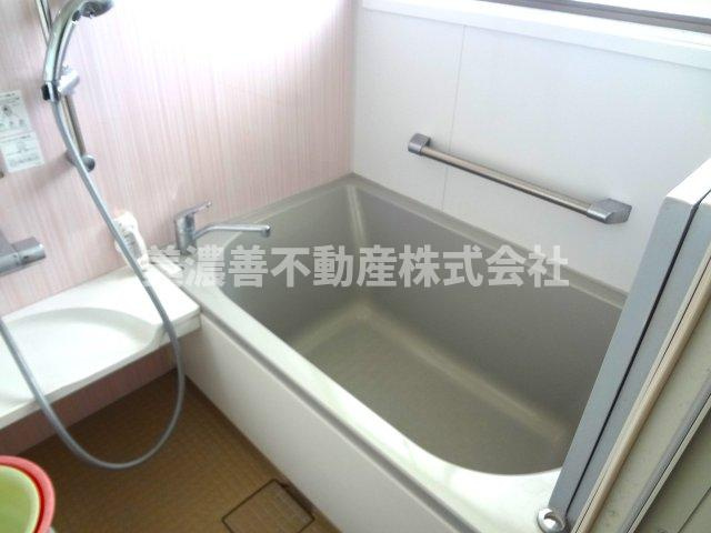 ６３５０１　岐阜市今嶺4丁目中古戸建ての浴室