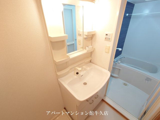 モダン・エディフィスⅠの独立洗面台