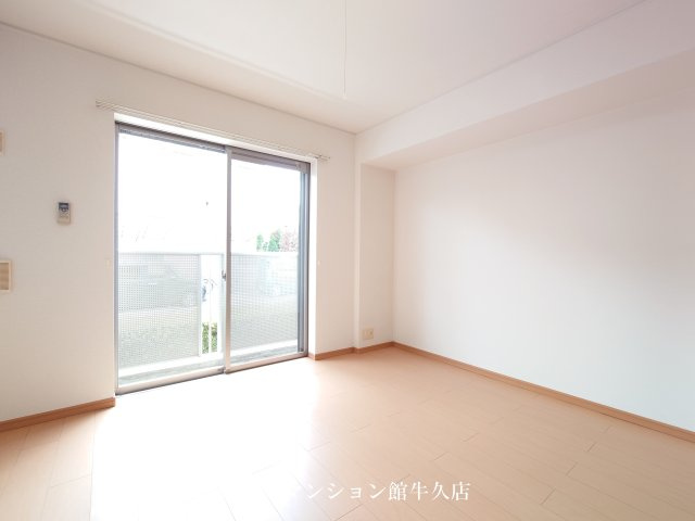 モダン・エディフィスⅠの居間・リビング