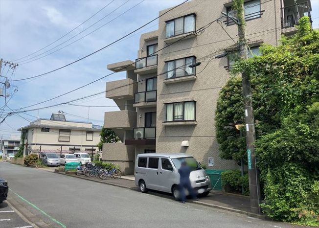 【外観】 | 相武台北パークホームズ | マンションの外観は非常に重要なポイントです！外観の善し悪しは資産価値に大きな影響を与えます。外観のいいマンションを購入することで、高値で売却がしやすく、買い手が見つかりやすいというメリットがあります。