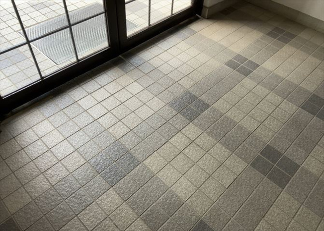 【内装】 | 相武台北パークホームズ | 共用部分は、一棟の建物に住む区分所有者全員が共同で所有するとし、共用部分の管理、補修などは、区分所有者で形成される管理組合が行います。個人の判断で勝手に変更することはできませんので覚えておきましょう。