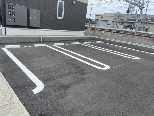 カザ　オリーブ　EASTの駐車場