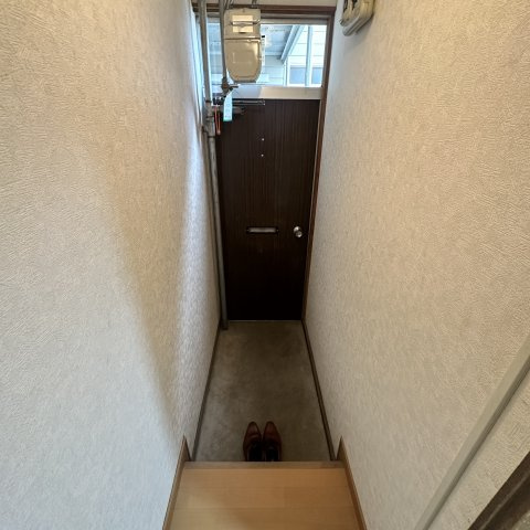 №１福盛ハイツA棟の玄関