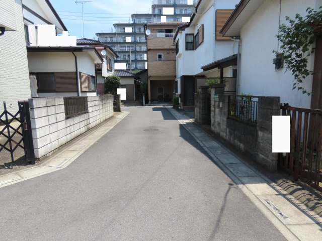 坂戸市石井売地の前面道路含む現地写真