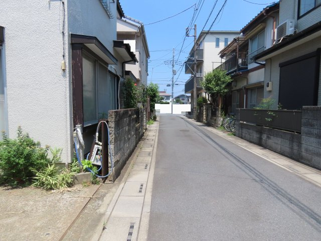 坂戸市石井売地の前面道路含む現地写真
