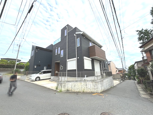 厚木市温水　中古戸建の前面道路含む現地写真|前面道路含む現地写真です