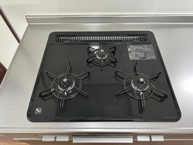 東浦マンションの設備|人気の3口コンロのグリル付きキッチンです♪